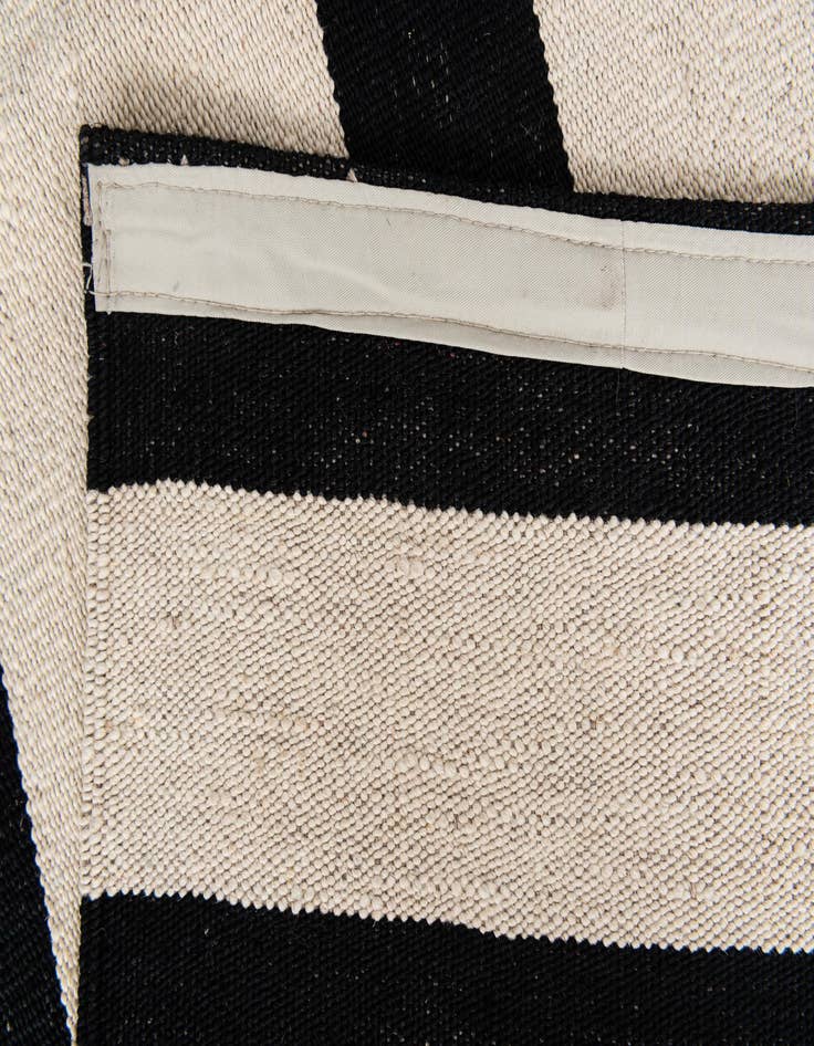 Detail image of  6' 7 x 8' 7  Hand Woven Kilim Modern Wool Rug