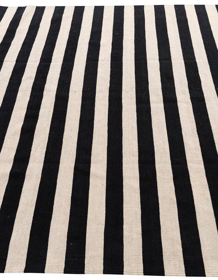 Detail image of  6' 9 x 9' 8  Hand Woven Kilim Modern Wool Rug