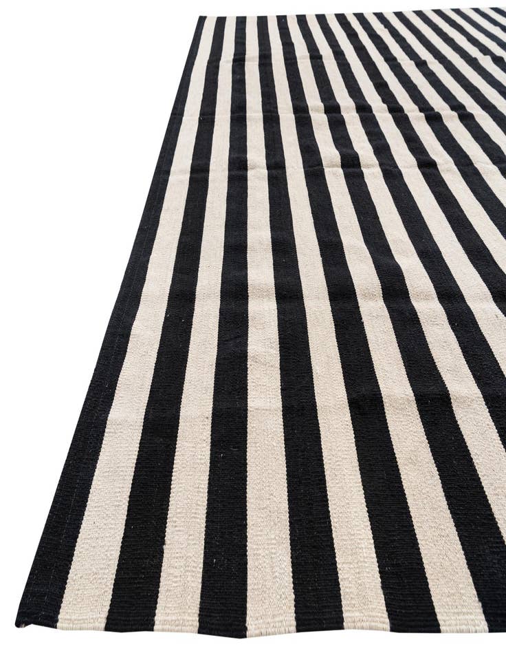 Detail image of  8' 4 x 9' 9  Hand Woven Kilim Modern Wool Rug