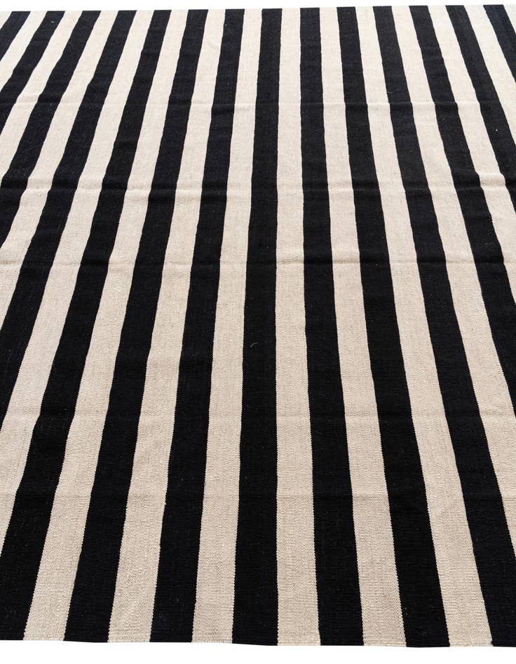 Detail image of  8' 4 x 9' 9  Hand Woven Kilim Modern Wool Rug