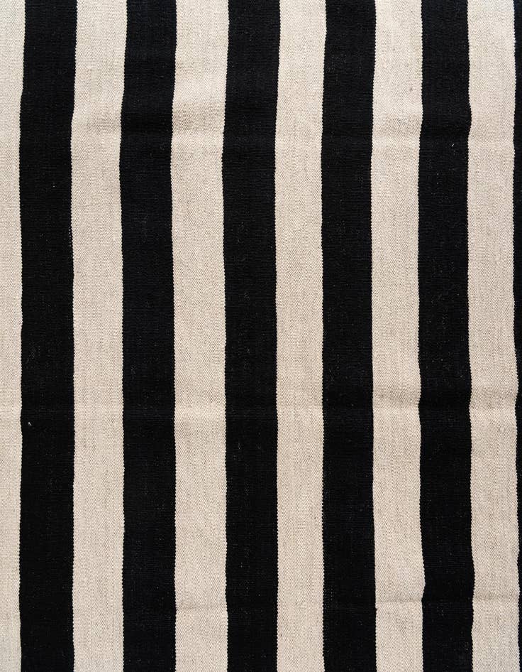 Detail image of  8' 4 x 9' 9  Hand Woven Kilim Modern Wool Rug