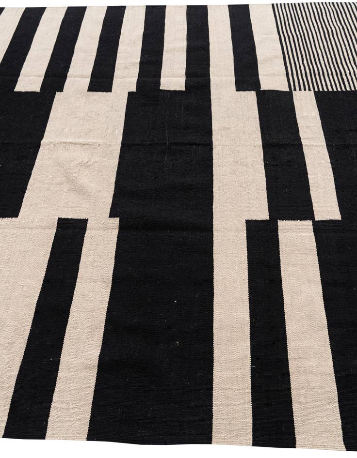 Detail image of 6' 9 x 9' 8 Hand Woven Kilim Modern Wool Rug