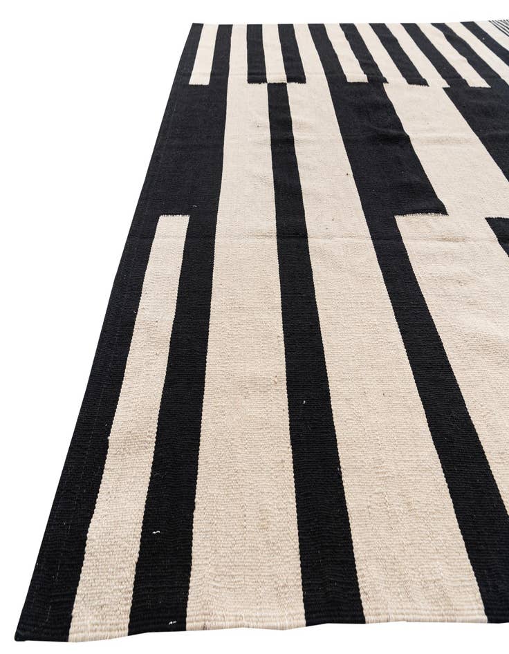 Detail image of  6' 7 x 9' 10  Hand Woven Kilim Modern Wool Rug