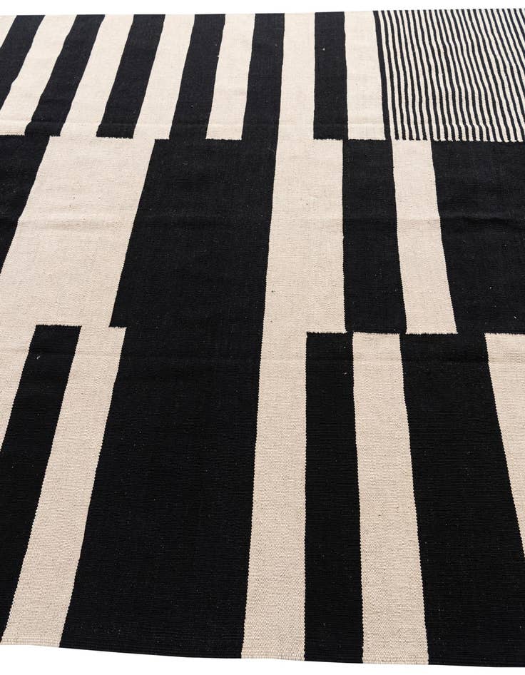 Detail image of  6' 7 x 9' 10  Hand Woven Kilim Modern Wool Rug