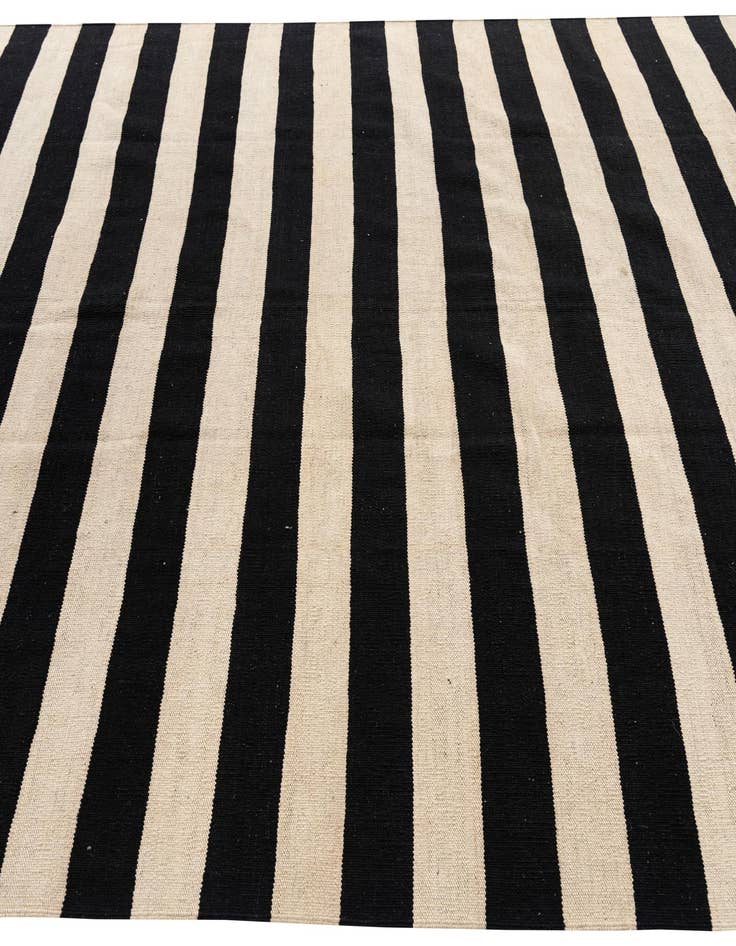 Detail image of  6' 9 x 9' 9  Hand Woven Kilim Modern Wool Rug