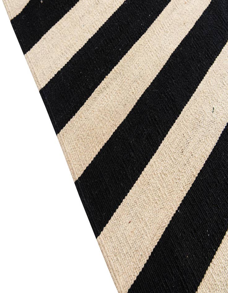 Detail image of  6' 9 x 9' 9  Hand Woven Kilim Modern Wool Rug