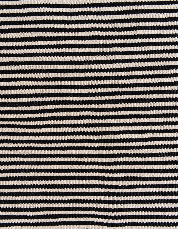 Detail image of  4' 8 x 6' 6  Hand Woven Kilim Modern Wool Rug