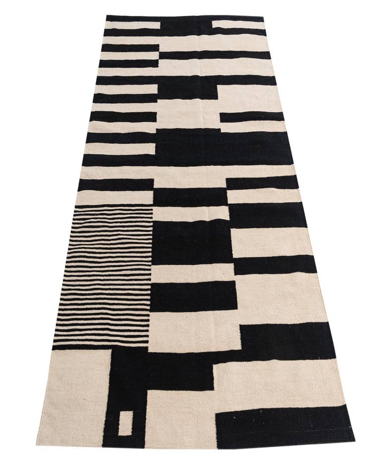 Detail image of  4' 7 x 6' 5  Hand Woven Kilim Modern Wool Rug