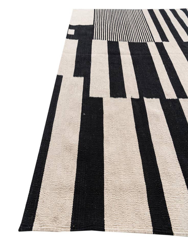 Detail image of  4' 8 x 6' 6  Hand Woven Kilim Modern Wool Rug