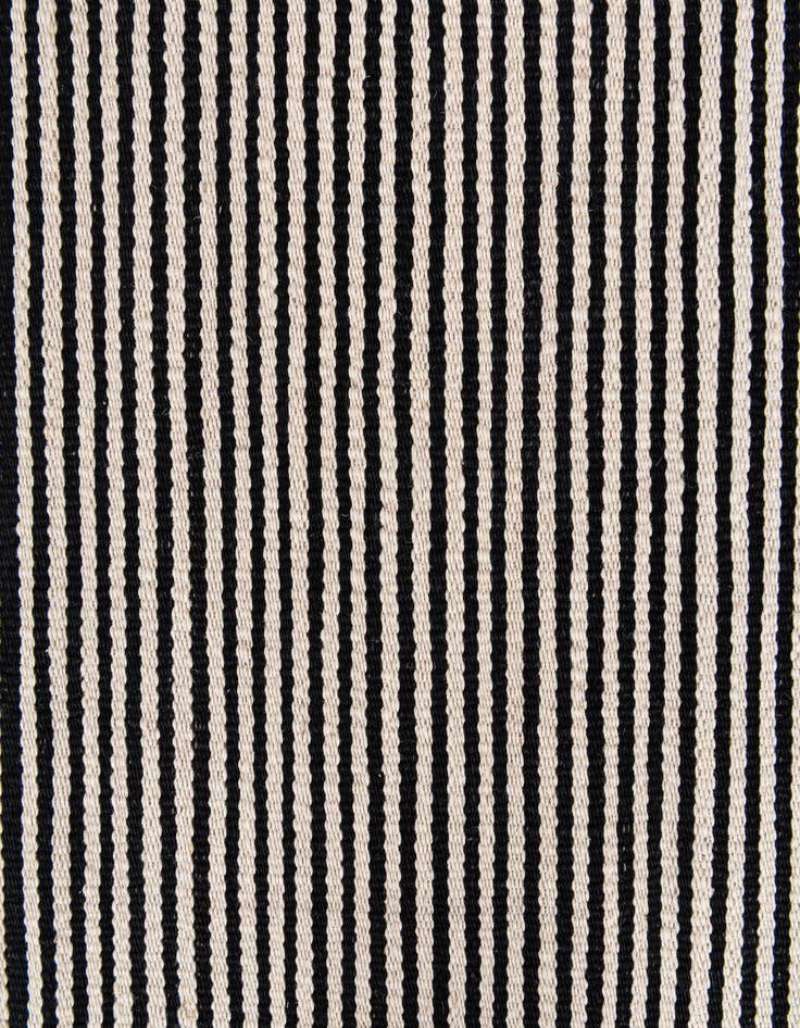 Detail image of  4' 8 x 6' 6  Hand Woven Kilim Modern Wool Rug