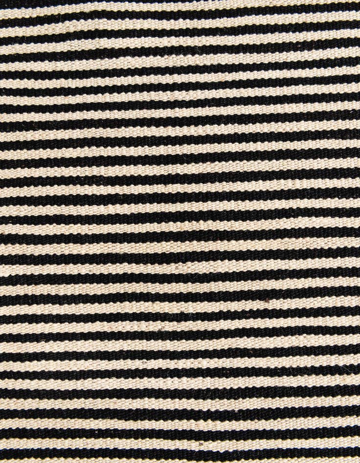Detail image of  4' 7 x 6' 5  Hand Woven Kilim Modern Wool Rug