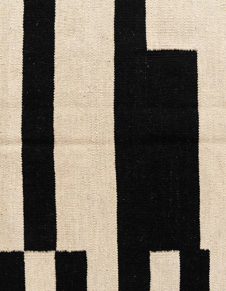 Detail image of  4' 7 x 6' 5  Hand Woven Kilim Modern Wool Rug