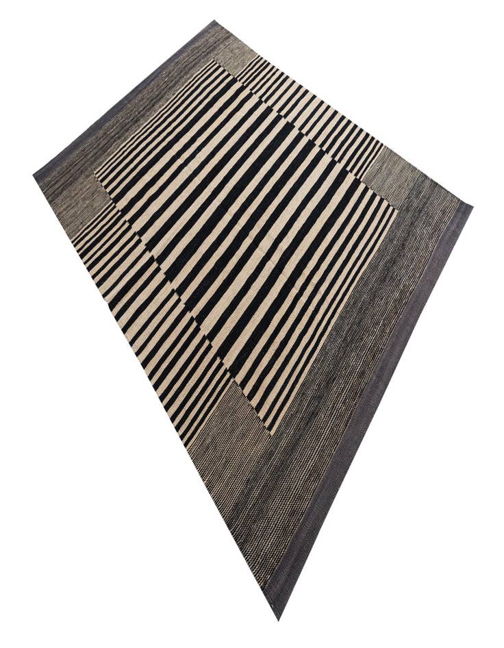 Detail image of  4' 8 x 6' 3  Hand Woven Kilim Modern Wool Rug