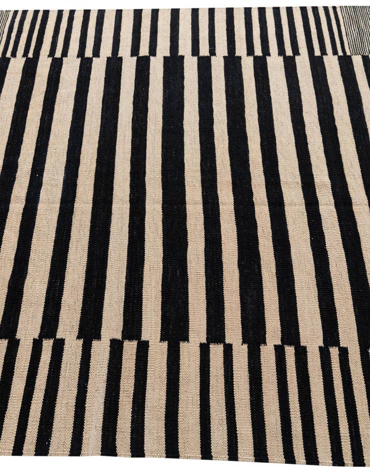 Detail image of  4' 8 x 6' 3  Hand Woven Kilim Modern Wool Rug