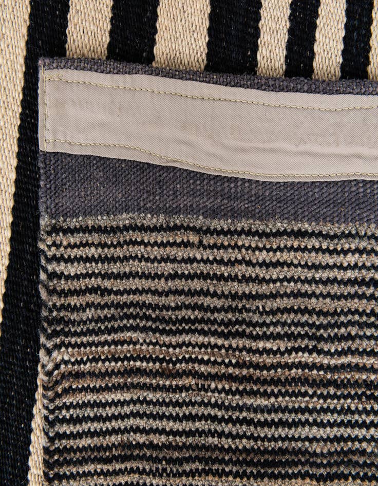 Detail image of  4' 8 x 6' 3  Hand Woven Kilim Modern Wool Rug