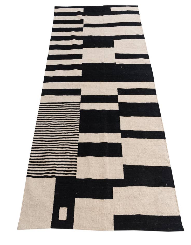 Detail image of  4' 8 x 6' 7  Hand Woven Kilim Modern Wool Rug