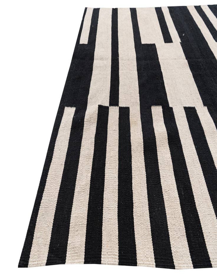 Detail image of  4' 8 x 6' 7  Hand Woven Kilim Modern Wool Rug