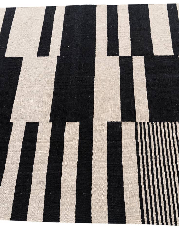 Detail image of  4' 8 x 6' 7  Hand Woven Kilim Modern Wool Rug