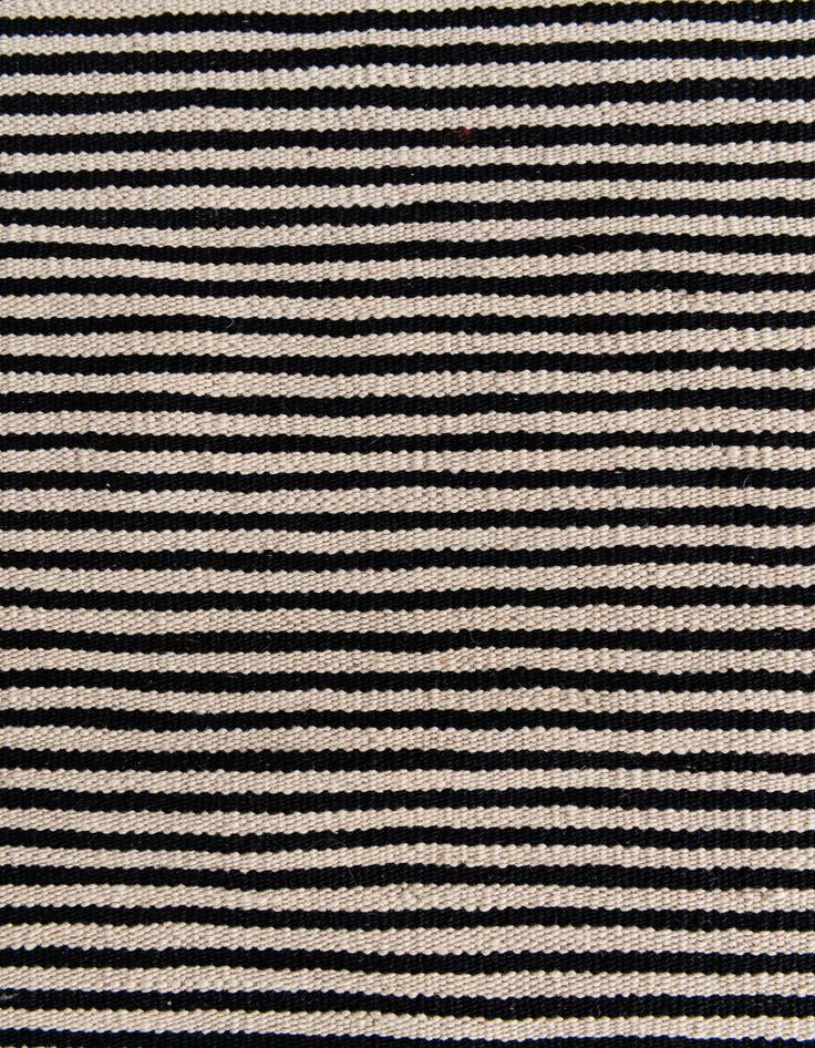 Detail image of  4' 8 x 6' 7  Hand Woven Kilim Modern Wool Rug