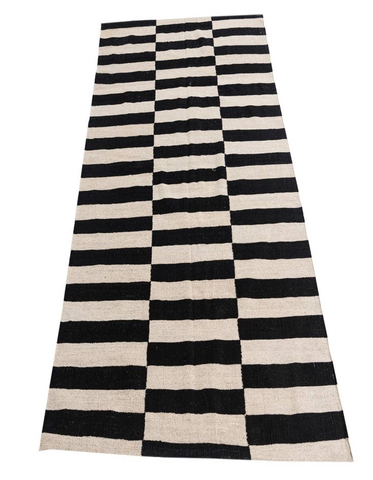 Detail image of  4' 2 x 5' 10  Hand Woven Kilim Modern Wool Rug