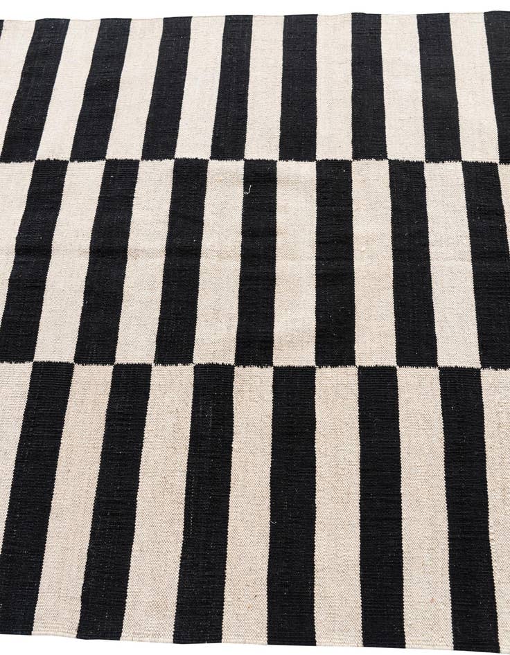 Detail image of  4' 2 x 5' 10  Hand Woven Kilim Modern Wool Rug