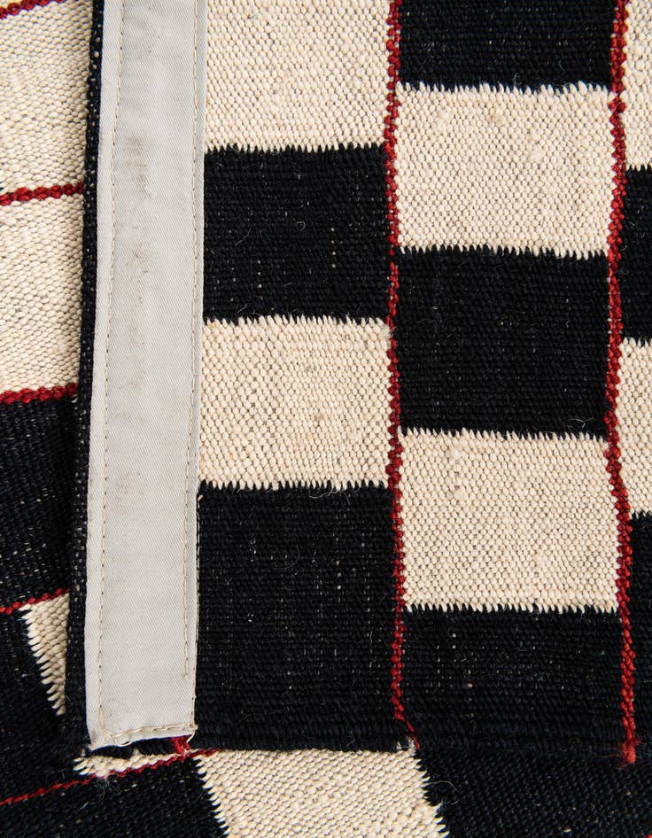 Detail image of  5' 3 x 6' 3  Hand Woven Kilim Modern Wool Rug