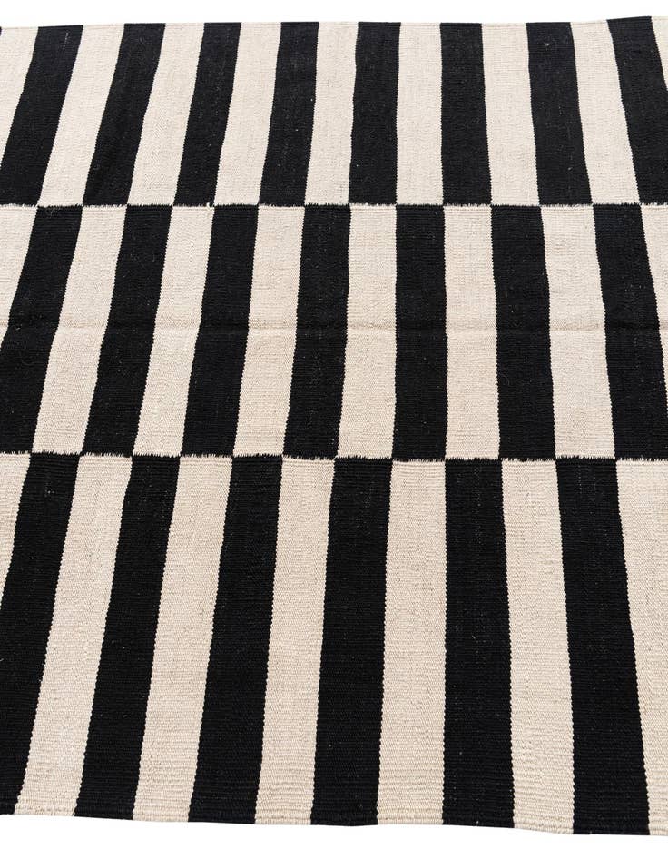 Detail image of  4' 3 x 6'  Hand Woven Kilim Modern Wool Rug