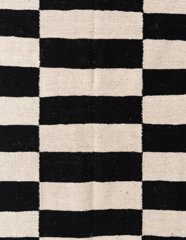 Detail image of  4' 3 x 6'  Hand Woven Kilim Modern Wool Rug