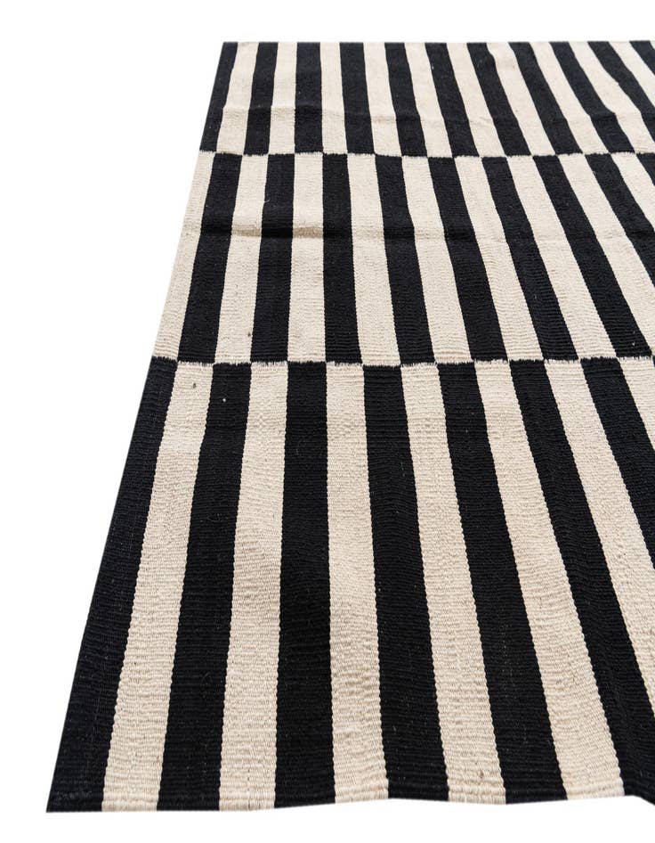 Detail image of  4' 2 x 5' 10  Hand Woven Kilim Modern Wool Rug