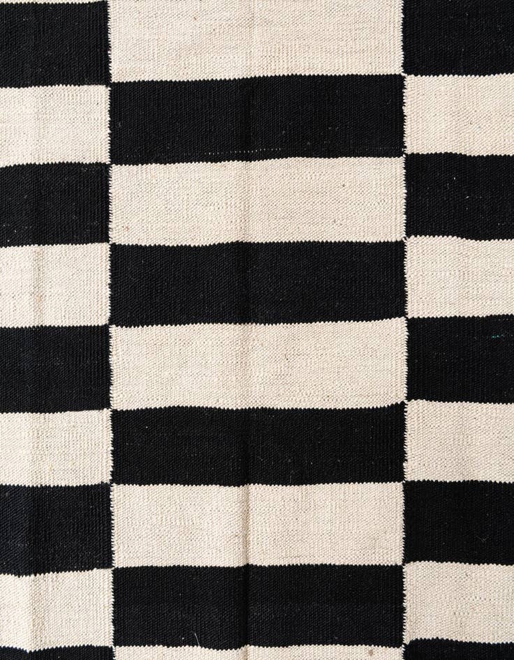 Detail image of  4' 2 x 5' 10  Hand Woven Kilim Modern Wool Rug