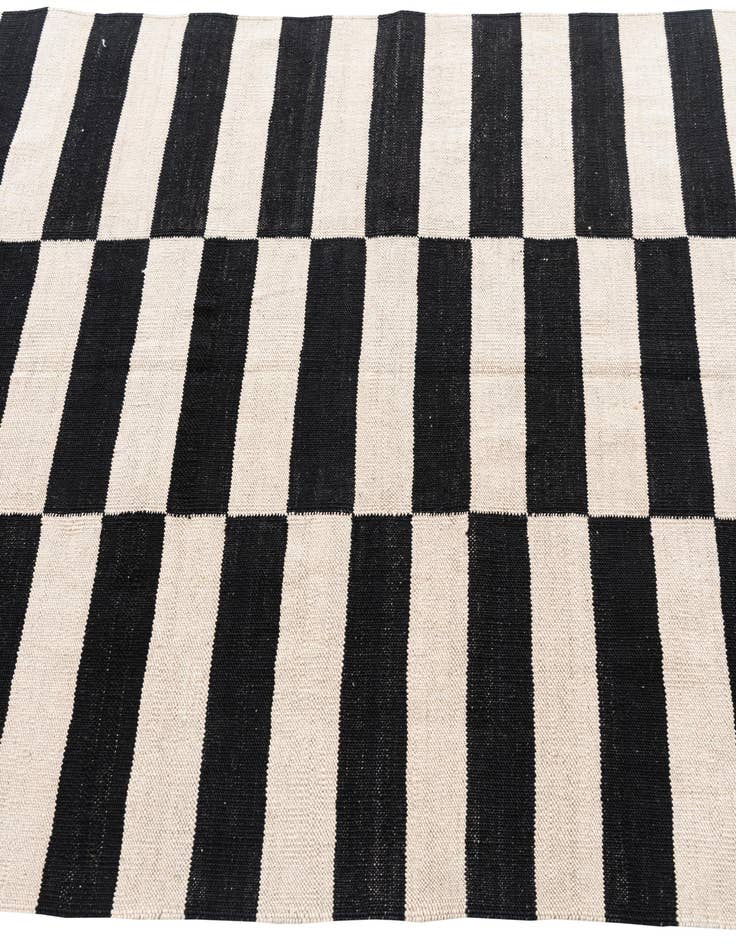 Detail image of  4' x 5' 6  Hand Woven Kilim Modern Wool Rug