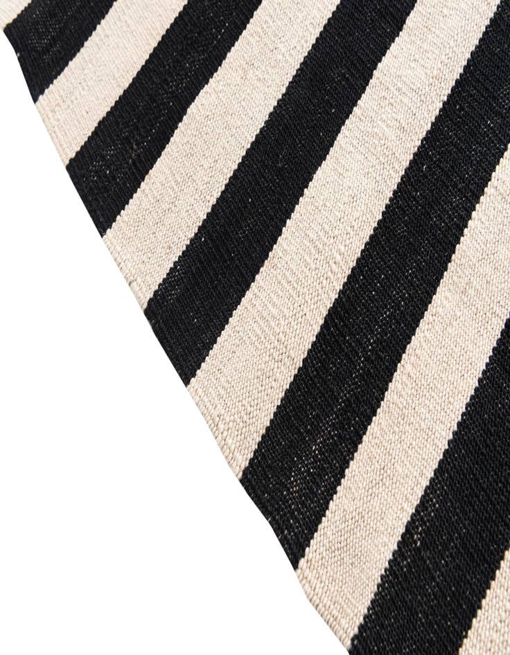 Detail image of  4' x 5' 6  Hand Woven Kilim Modern Wool Rug