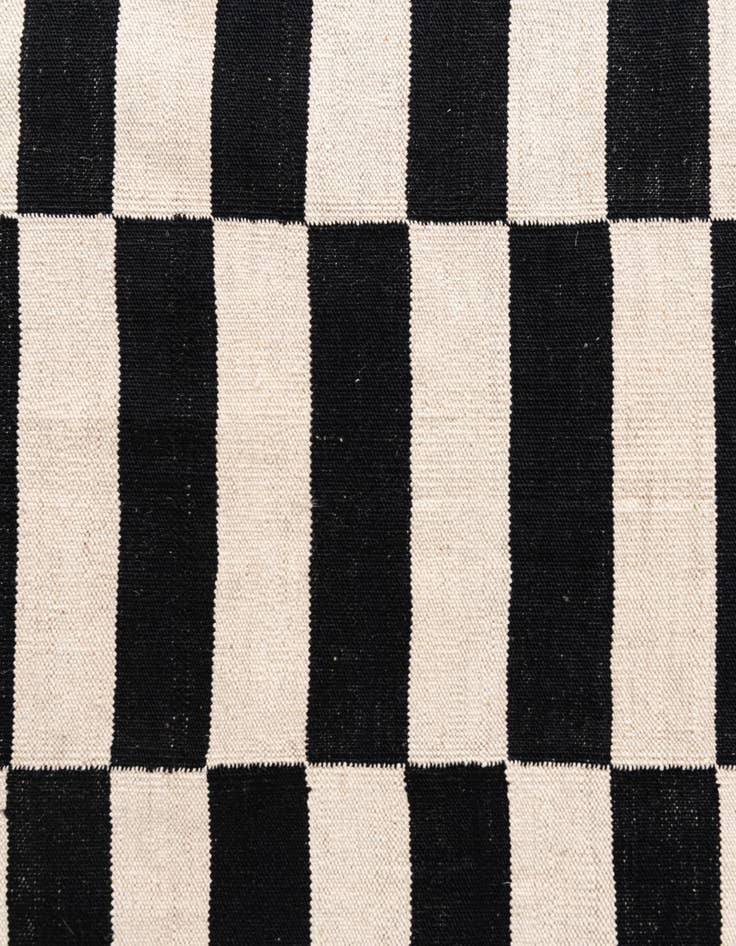 Detail image of  4' x 5' 6  Hand Woven Kilim Modern Wool Rug