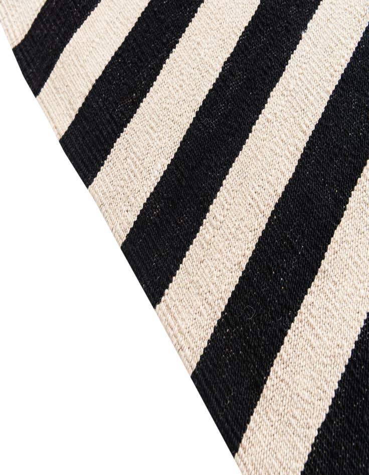 Detail image of  4' 3 x 5' 10  Hand Woven Kilim Modern Wool Rug