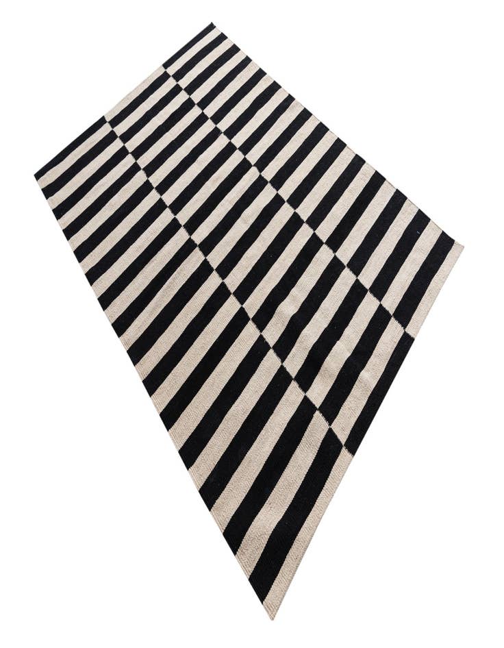 Detail image of  4' 2 x 5' 10  Hand Woven Kilim Modern Wool Rug