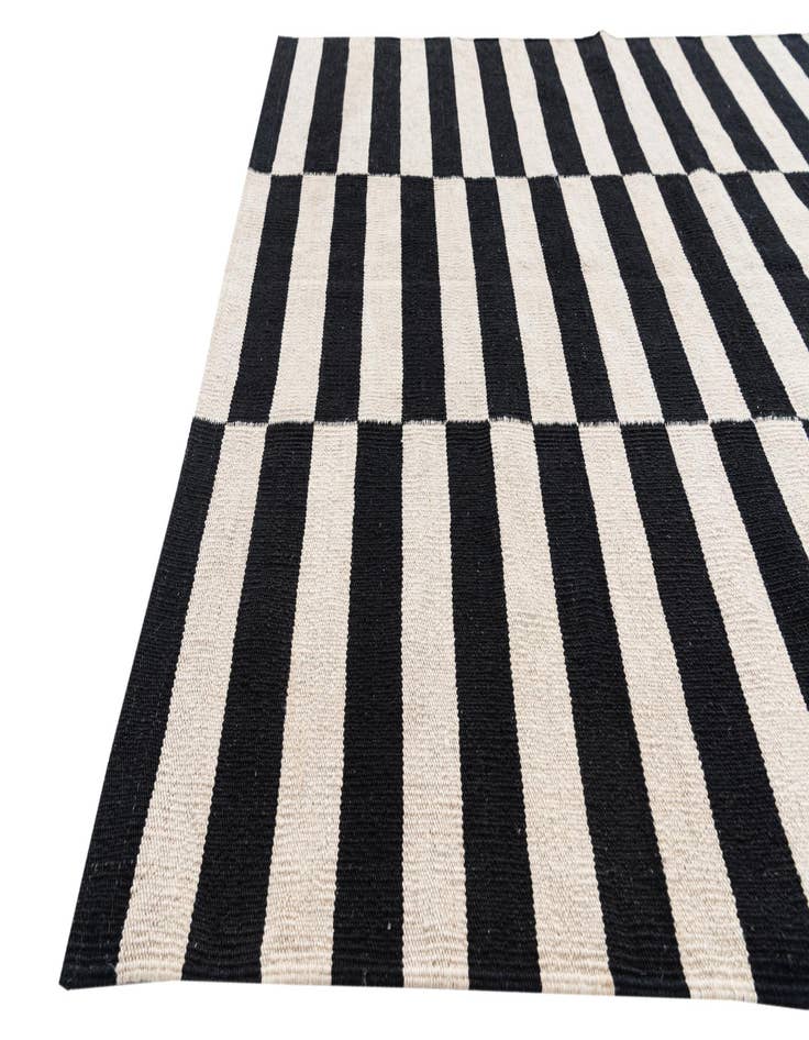 Detail image of  4' 2 x 5' 10  Hand Woven Kilim Modern Wool Rug