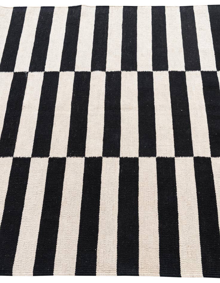 Detail image of  4' 2 x 5' 10  Hand Woven Kilim Modern Wool Rug