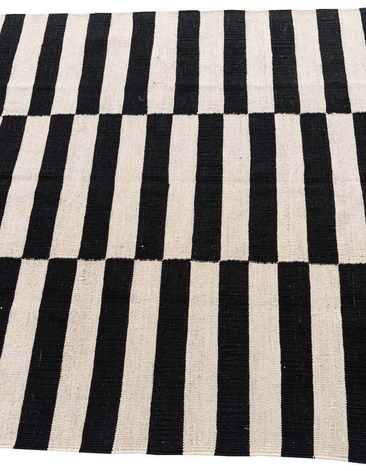 Detail image of  4' 3 x 5' 10  Hand Woven Kilim Modern Wool Rug