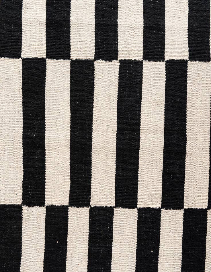 Detail image of  4' 3 x 5' 10  Hand Woven Kilim Modern Wool Rug