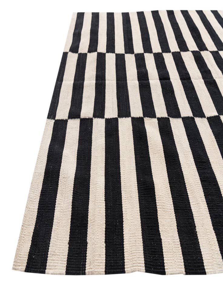 Detail image of  4' 2 x 6'  Hand Woven Kilim Modern Wool Rug