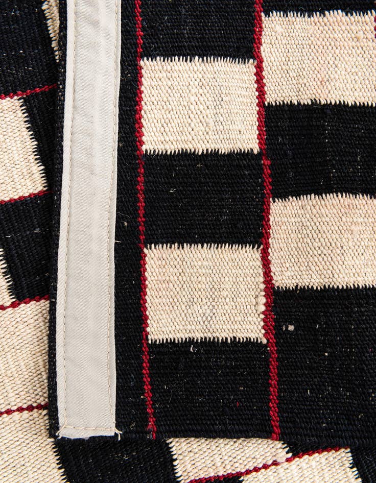 Detail image of  4' 2 x 5' 9  Hand Woven Kilim Modern Wool Rug