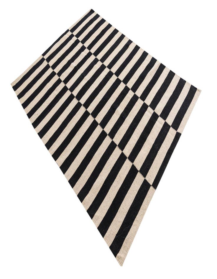 Detail image of  4' 3 x 5' 8  Hand Woven Kilim Modern Wool Rug