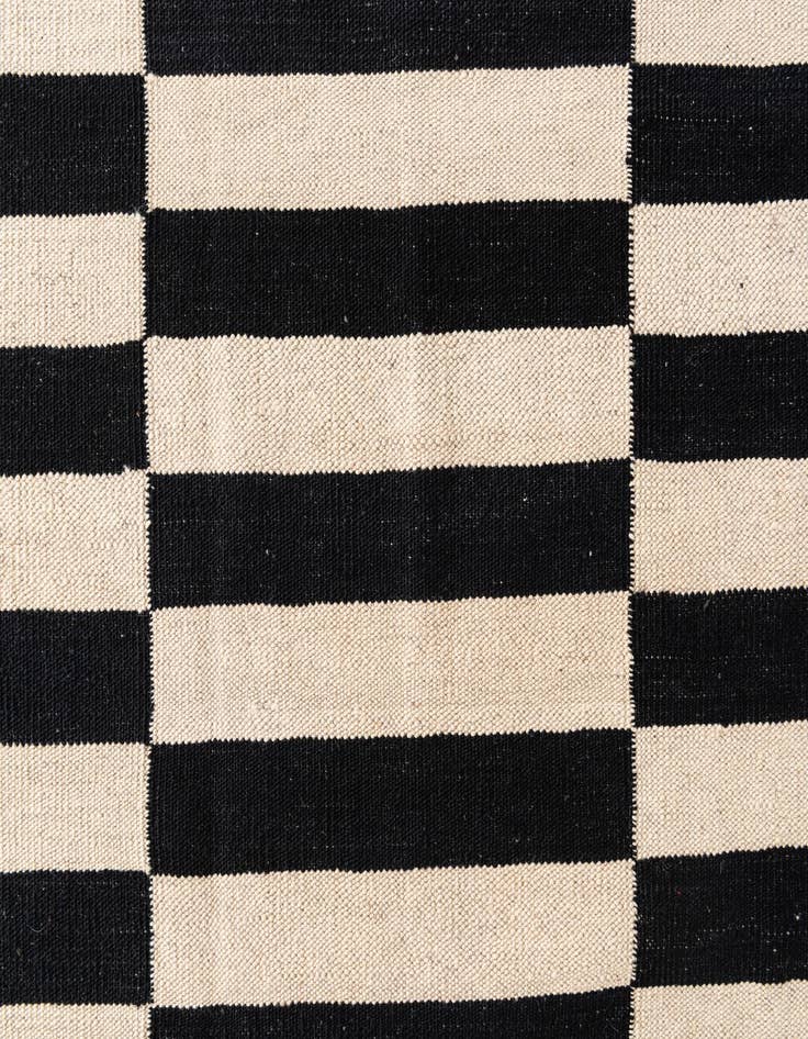 Detail image of  4' 3 x 5' 8  Hand Woven Kilim Modern Wool Rug