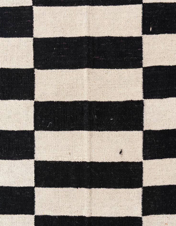 Detail image of  4' 2 x 5' 9  Hand Woven Kilim Modern Wool Rug