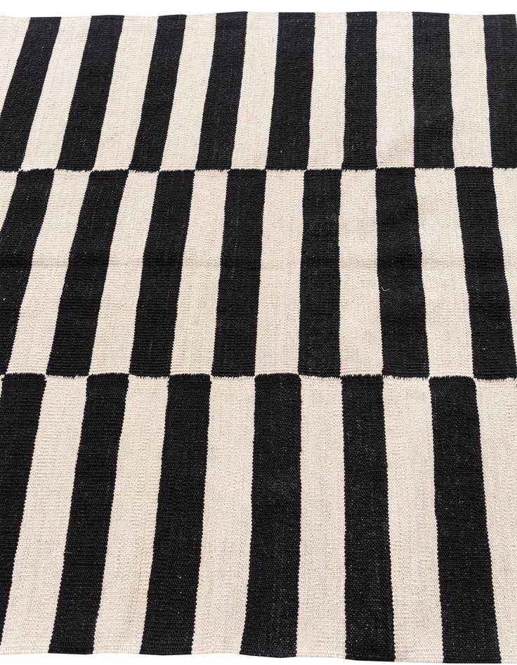 Detail image of  4' 3 x 5' 10  Hand Woven Kilim Modern Wool Rug