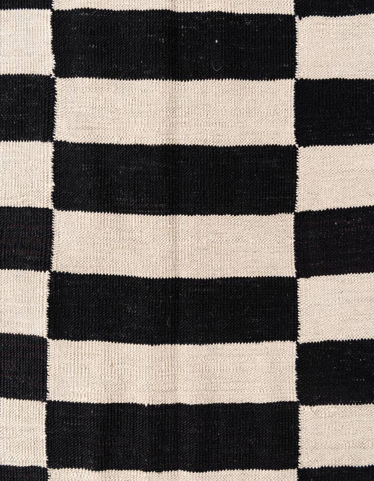 Detail image of  4' 3 x 5' 10  Hand Woven Kilim Modern Wool Rug