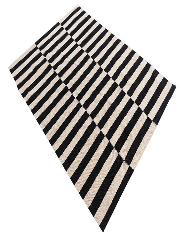 Detail image of  4' 3 x 6'  Hand Woven Kilim Modern Wool Rug