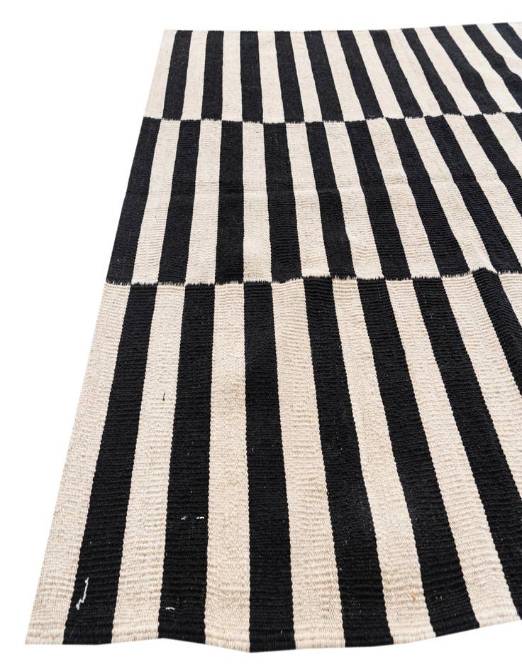 Detail image of  4' 3 x 6'  Hand Woven Kilim Modern Wool Rug