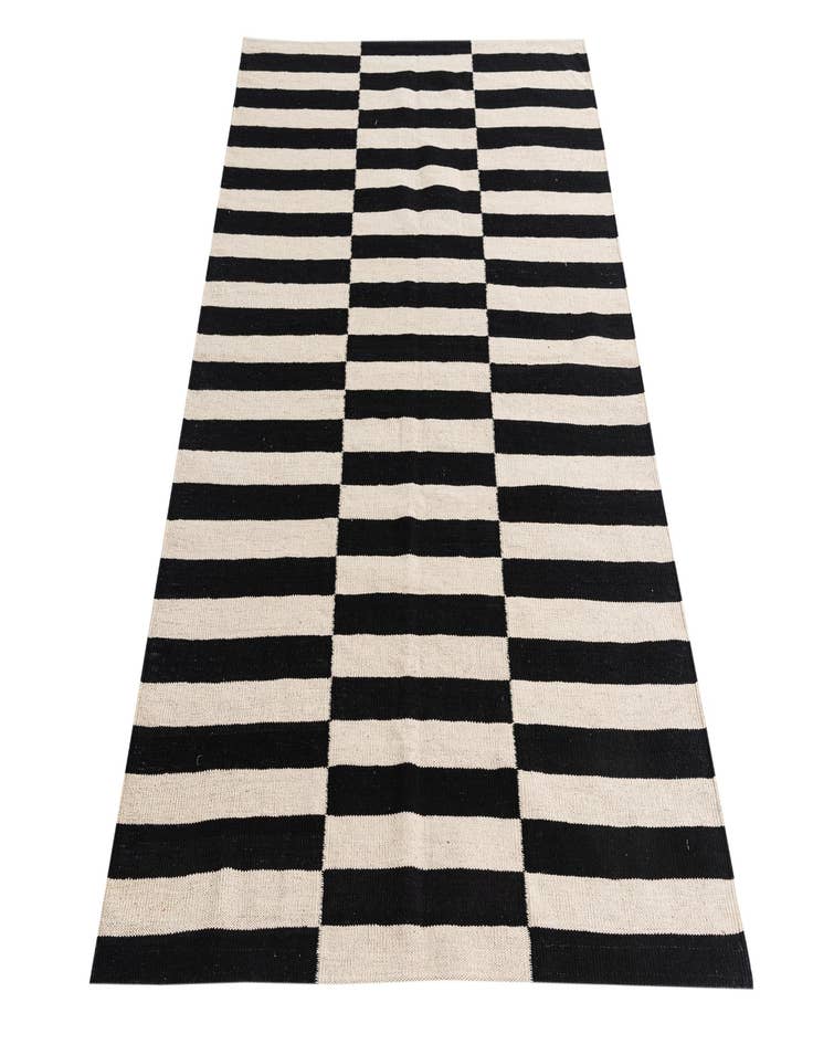 Detail image of  4' 2 x 6'  Hand Woven Kilim Modern Wool Rug