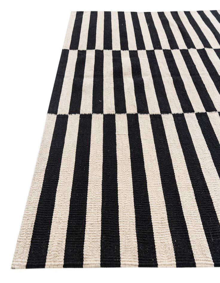 Detail image of  4' 2 x 6'  Hand Woven Kilim Modern Wool Rug